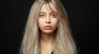 7 DIY Remedies for Frizzy Hair