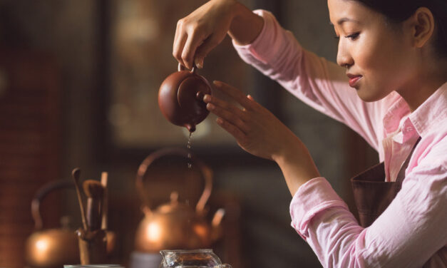 DIY Hair Rinses With Tea: Benefits and How To Make It